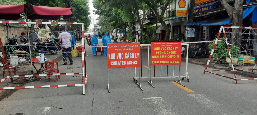 Một điểm phong tỏa liên quan COVID-19 (ảnh: HCDC)