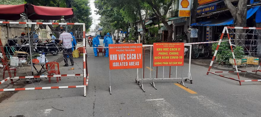 Một điểm phong tỏa liên quan COVID-19 (ảnh: HCDC)