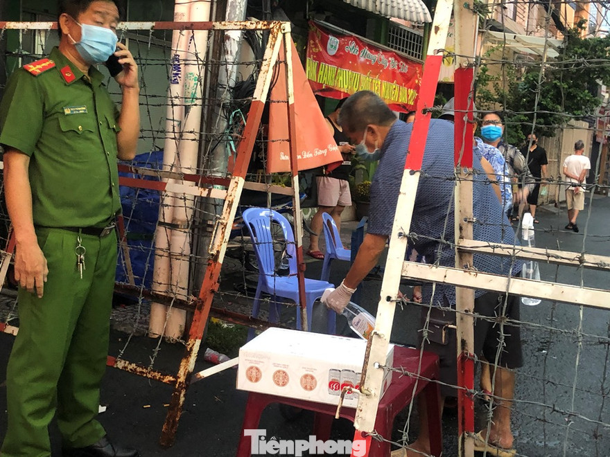 Cách ly khu vực có người mắc COVID-19 từng đến