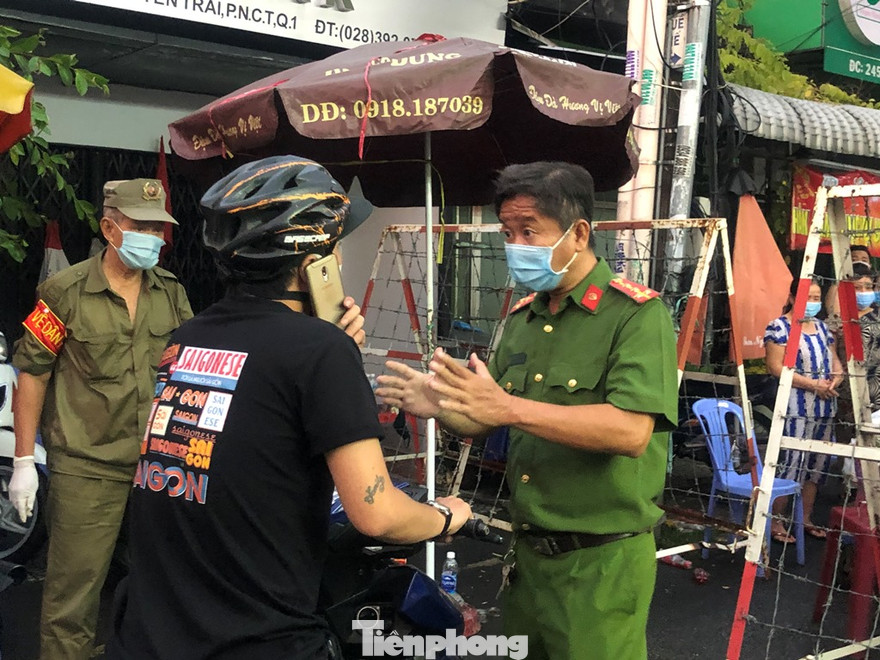 Cơ quan chức năng đã phong tỏa 33 địa điểm có người mắc COVID-19 từng đến