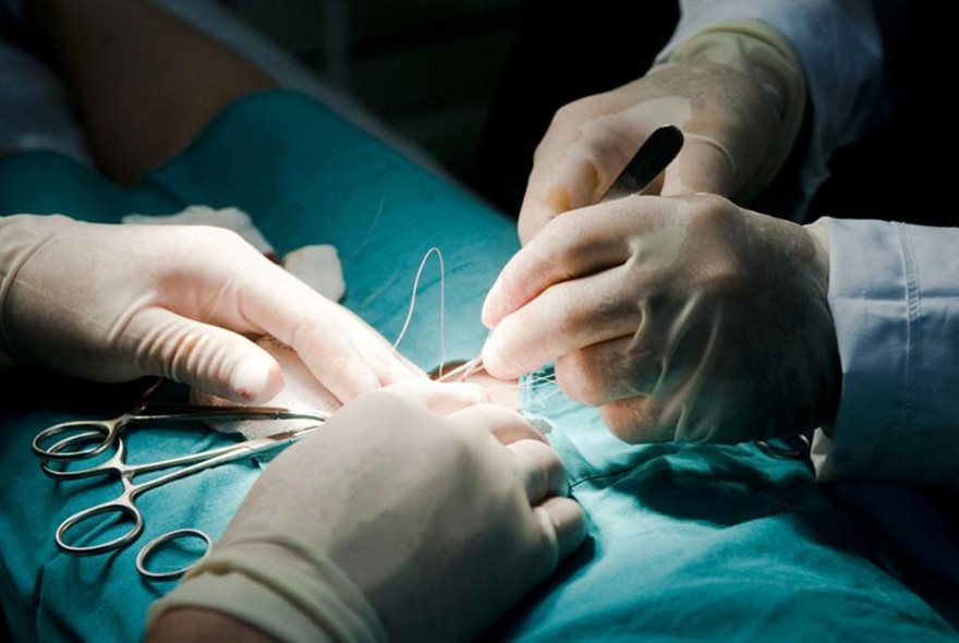 Hút thai ở phòng khám tư, người phụ nữ xuất huyết tử cung