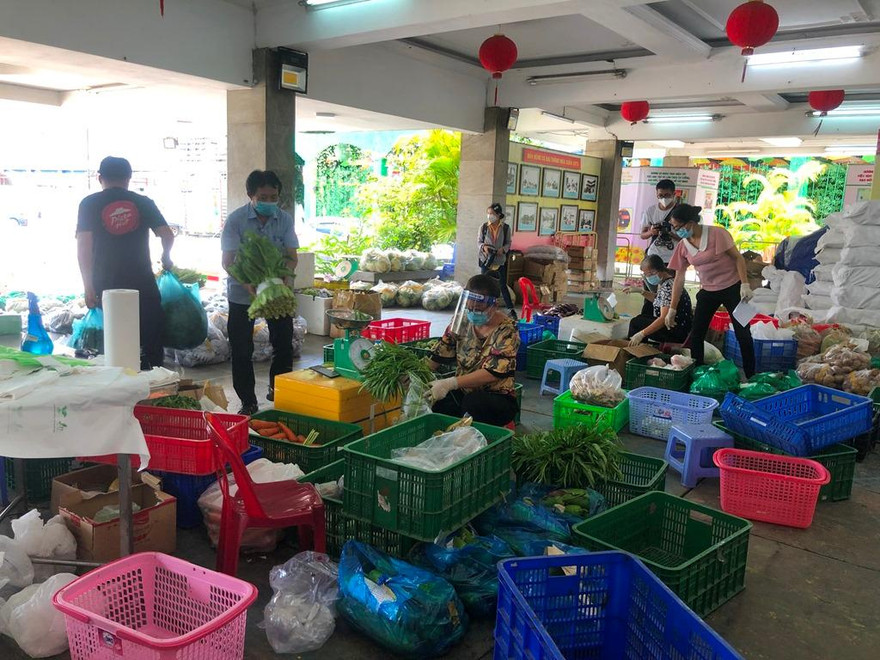 Nhiều tổ chức, đơn vị cung cấp rau củ "phi lợi nhuận" tới người dân TPHCM trong thời gian giãn cách