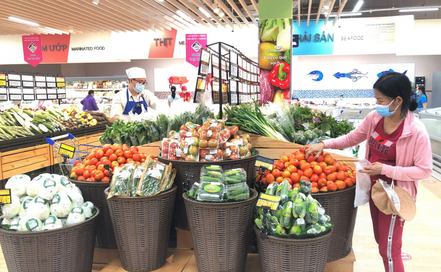 Siêu thị đầy hàng phục vụ nhu cầu người dân Thành phố