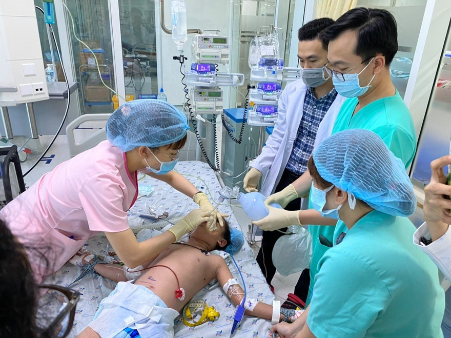 BV Nhi đồng Thành phố cứu bệnh nhi bị sốt xuất huyết nặng (ảnh: BVCC)