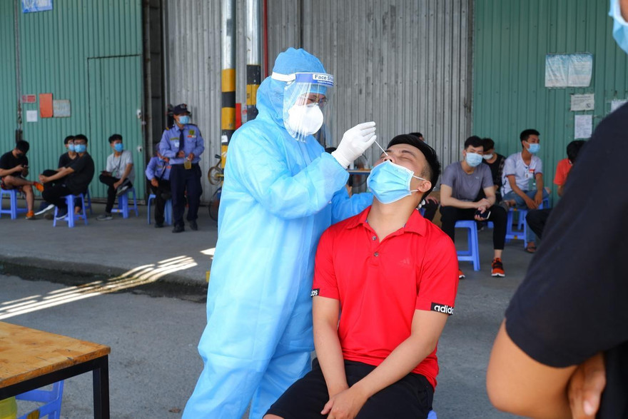 Xét nghiệm COVID-19 tại TPHCM (ảnh: HCDC)