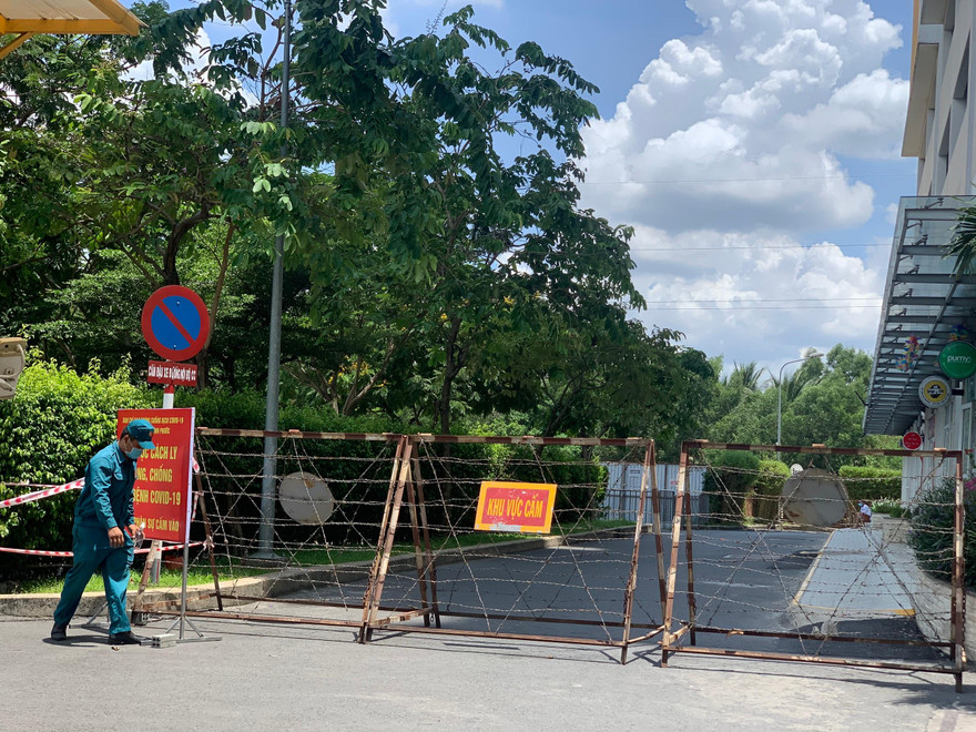 Chung cư SunView Town, Thành phố Thủ Đức nơi có bệnh nhân mắc COVID-19 bị phong tỏa ngày 18/5 (ảnh: N.T)