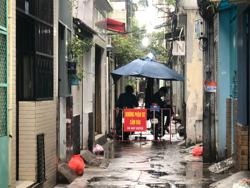 Phong tỏa nơi ở của người mắc COVID-19