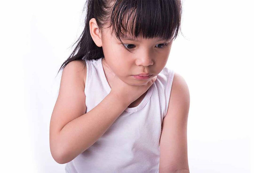 Trẻ em là đối tượng dễ hóc dị vật nếu không có sự quan sát của người lớn