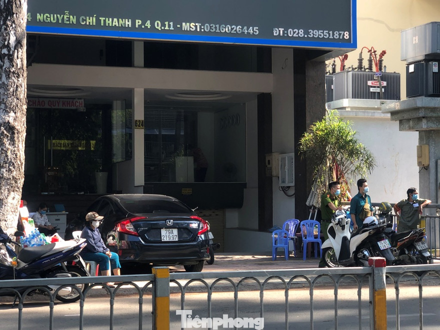 Lực lượng chức năng giám sát chặt khách sạn T.D 2