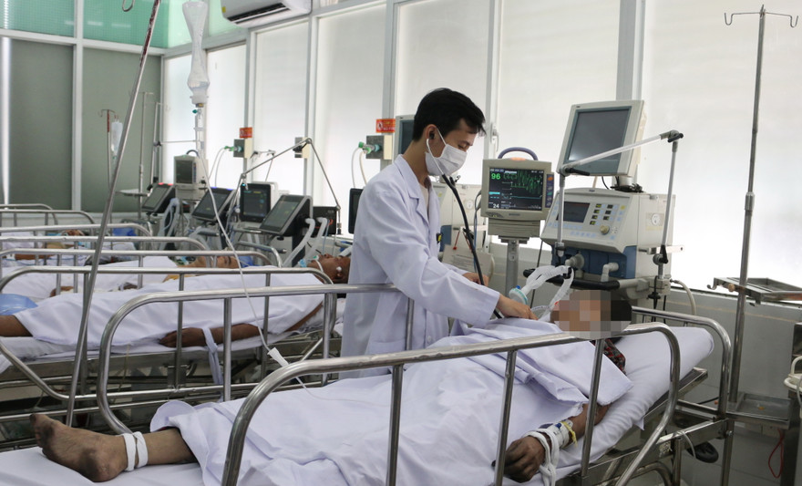 Các nạn nhân trong vụ cháy nhày rạng sáng ngày 7/6 đang điều trị tại Bệnh viện Chợ Rẫy