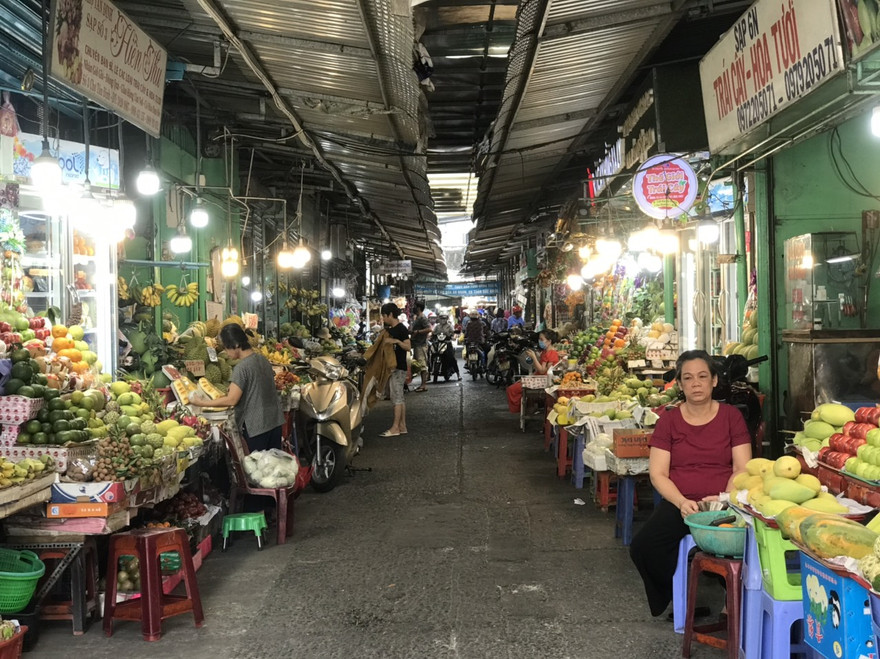 Tiểu thương buồn thiu vì ế khách