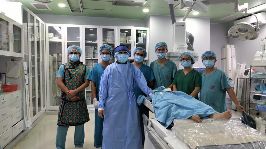 Ê-kíp cứu sống bệnh nhi 10 tuổi bị dị dạng mạch máu não 