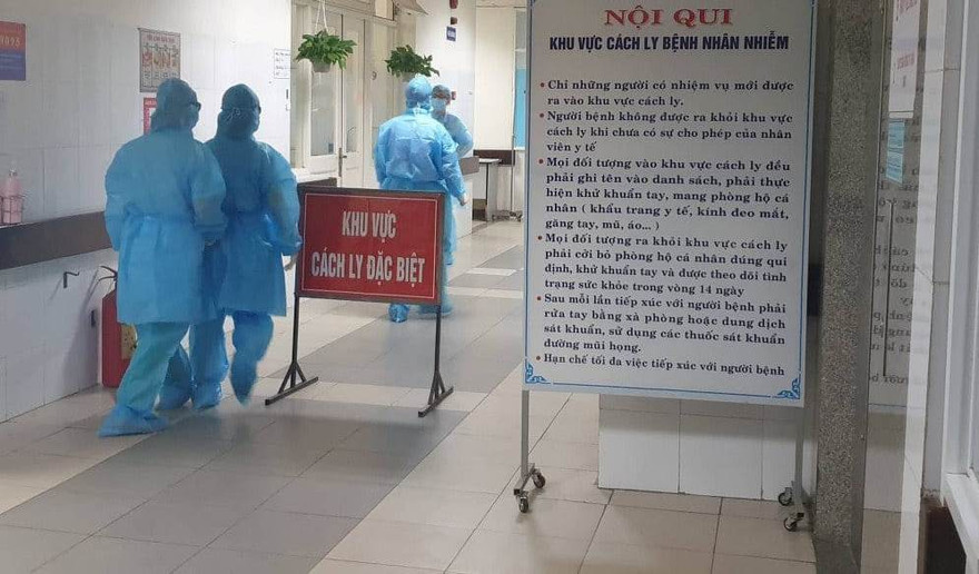 Bệnh viện tăng cường giám sát COVID-19 (ảnh: HCDC)