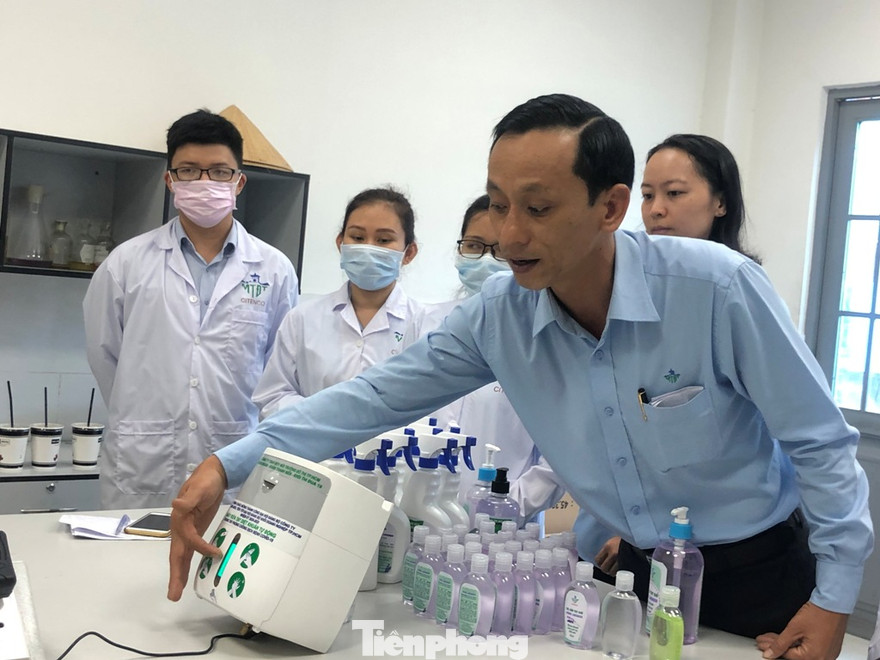 Ông Cao Văn Tuấn giới thiệu "đứa con tinh thần" trong mùa dịch bệnh