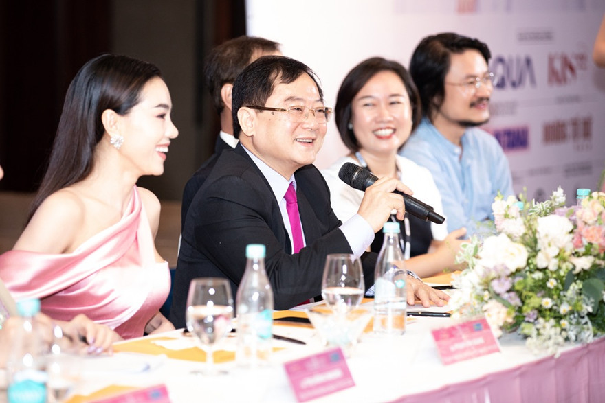Nhà báo Lê Xuân Sơn - Tổng biên tập báo Tiền Phong, Trưởng BTC cuộc thi Hoa hậu Việt Nam 2020