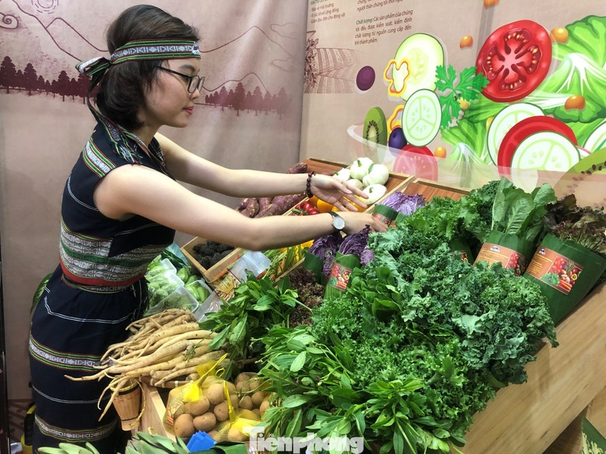 Đặc sản vùng miền đổ bộ Sài Gòn