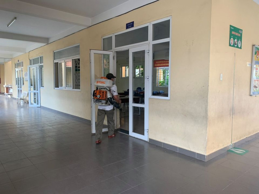 Khử khuẩn phòng bệnh dịch (ảnh: HCDC)