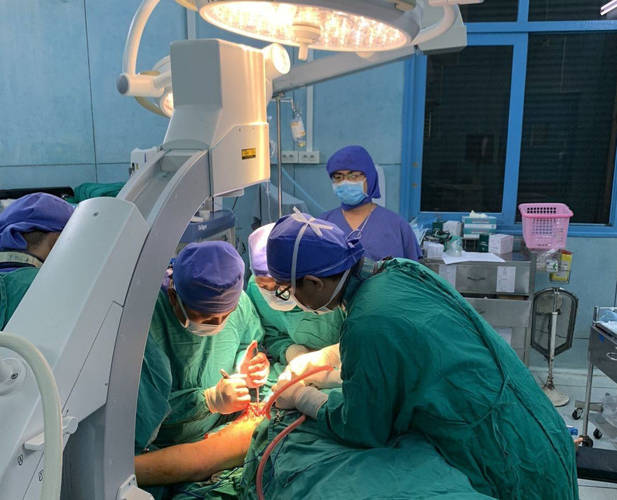 BV Nhi đồng 2 phẫu thuật cho bệnh nhi 