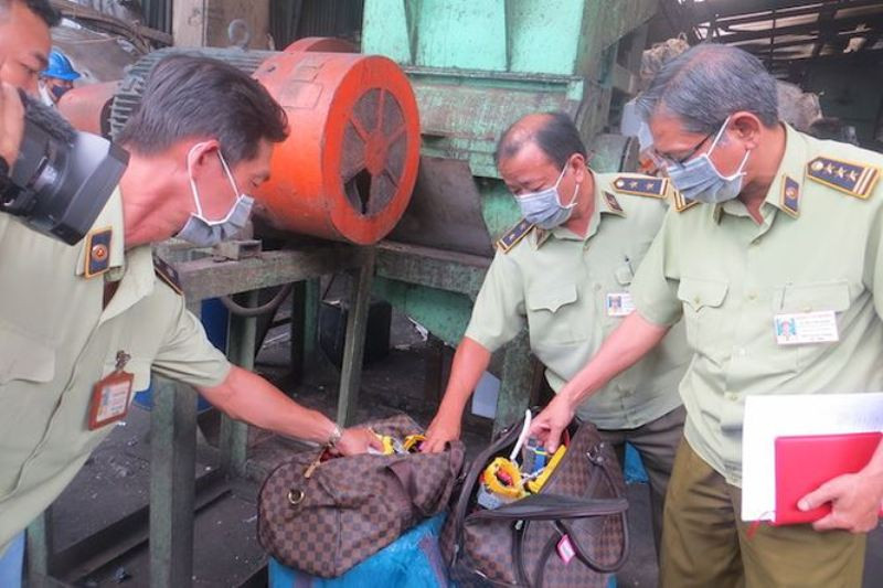 QLTT TPHCM vừa tiêu hủy lô hàng giả, hàng lậu trị giá hơn 20 tỷ đồng