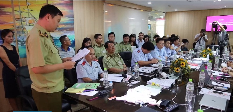 Cơ quan chức năng làm việc với công ty Con Cưng chiều ngày 30/7