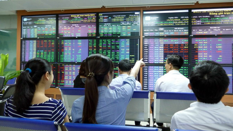 Thị trường chứng khoán cuối năm dự báo sẽ không ít khó khăn