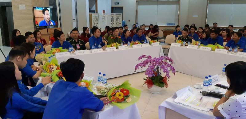 Giao lưu với thanh niên tiên tiến làm theo lời Bác