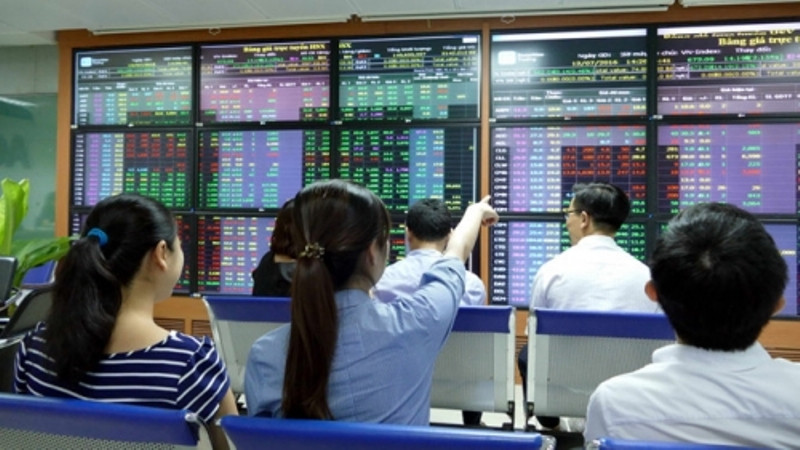 Nhà đầu tư kỳ vọng VN-Index chinh phục được mốc 1.000 điểm 