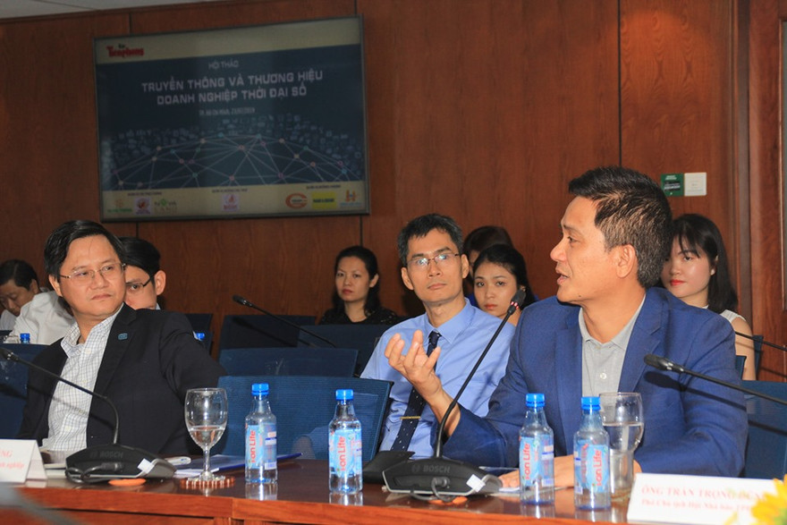 Phần thảo luận sôi nổi với nhiều câu hỏi từ thực tế doanh nghiệp