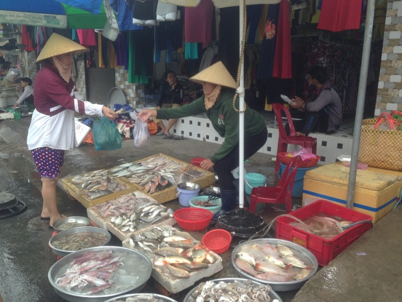 Thủy hải sản tươi sống đắt hàng sau tết