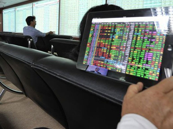 Nhiều nhà đầu tư cá nhân bị phạt tiền do báo cáo không đúng