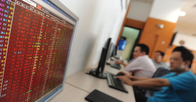 Chứng khoản Việt Nam đồng loạt giảm sàn sau kỳ nghỉ lễ