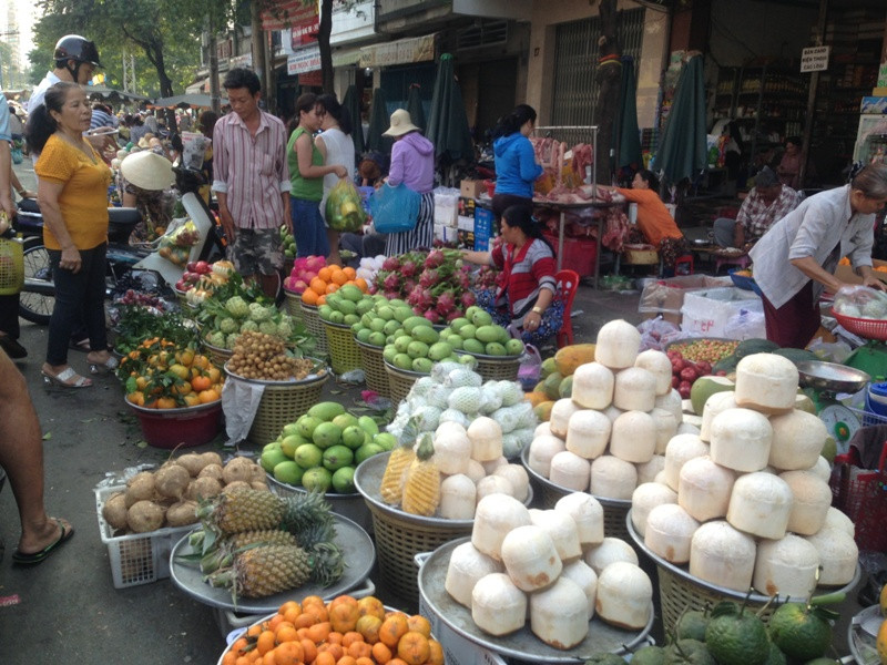 Rau củ, trái cây, hoa tươi tăng giá dịp lễ Vu lan