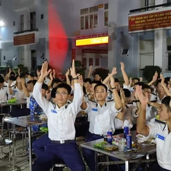Sĩ quan Hải quân tương lai với sắc xuân nơi phố biển Nha Trang