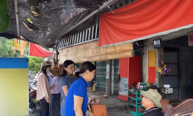 Cả phường nháo nhác vì chó nghi dại cắn nhiều người 