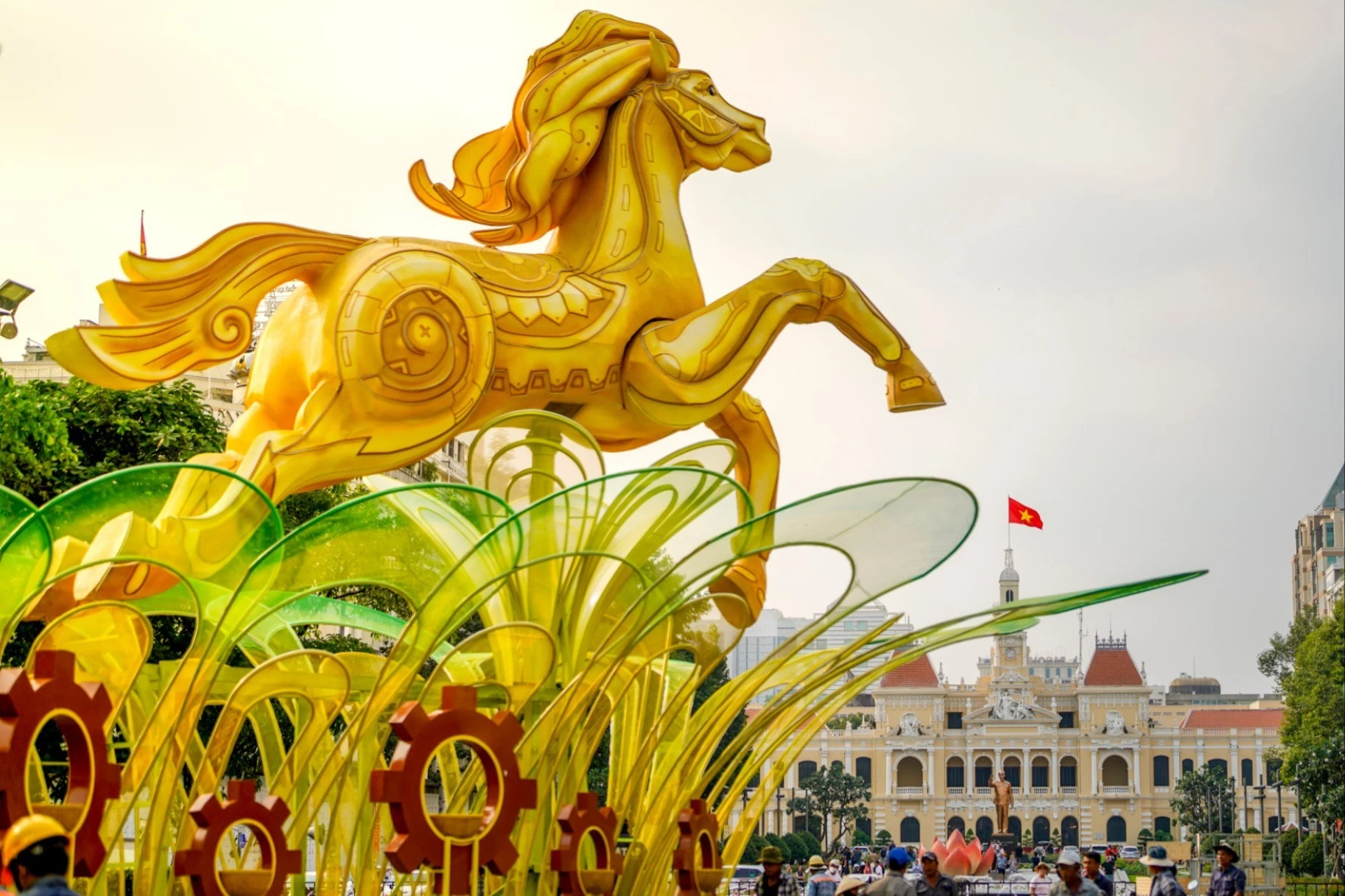 Đường Hoa Nguyễn Huệ 2026: Ngựa Chín Hồng Mao Và Công Nghệ AR Lung Linh