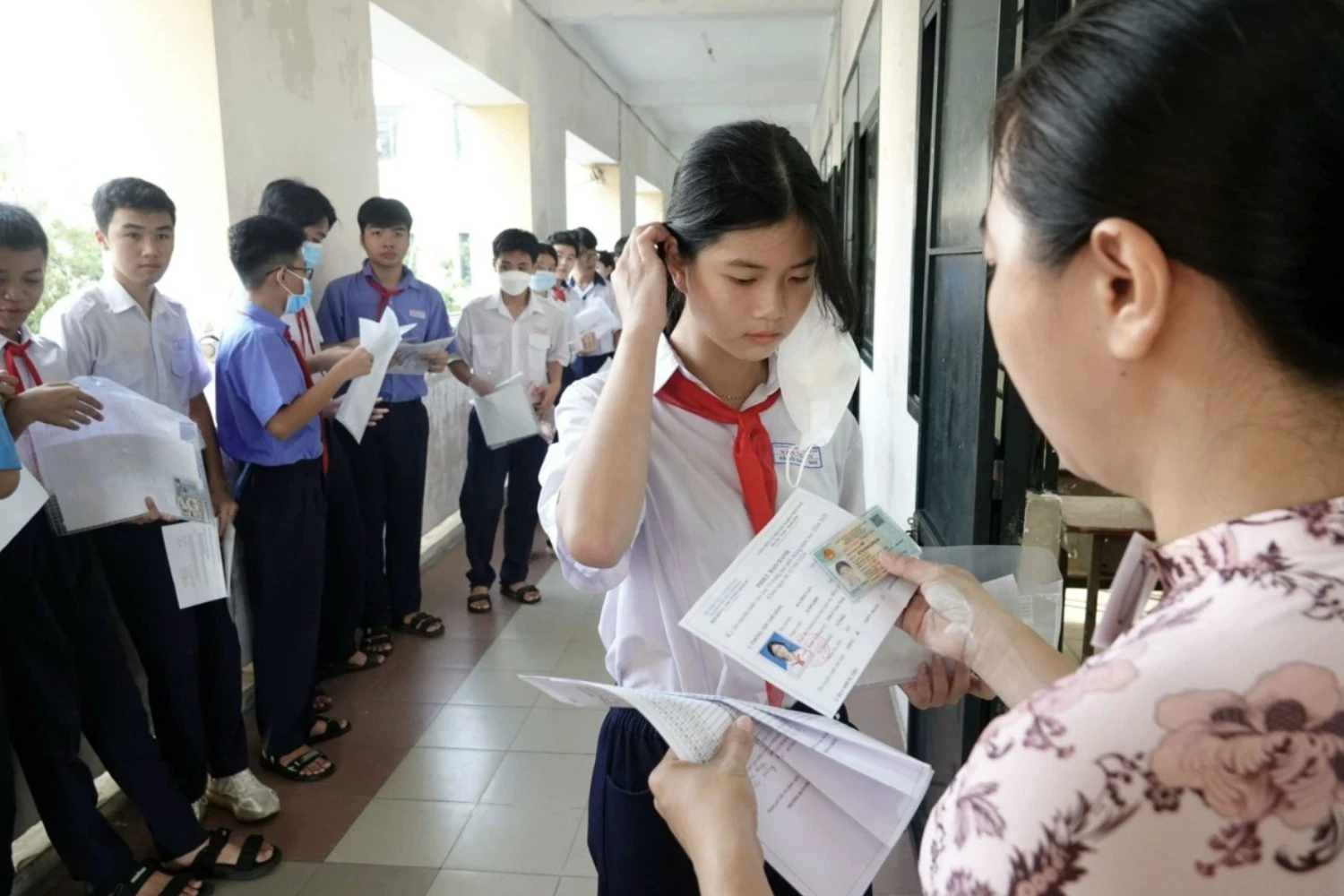 Nhiều tỉnh thành chọn Ngoại ngữ làm môn thi lớp 10: Tranh cãi về xu hướng lệch Xã hội