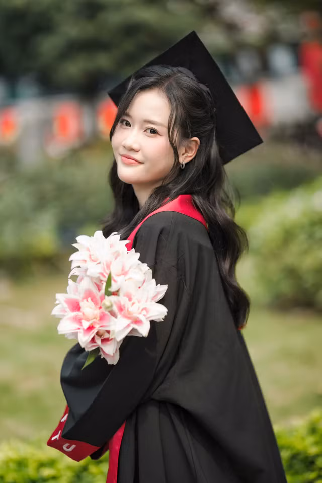 Nguyễn Khánh Huyền - Sinh viên FTU tiêu biểu toàn khóa và hành trình chinh phục những bài toán trí tuệ nhân tạo
