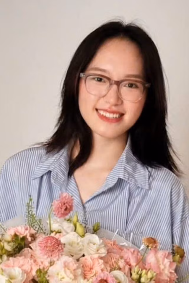Nữ thủ khoa ngành Kinh tế với GPA 3.87: Đam mê nghiên cứu khoa học, nhiều đêm thức đến sáng để chạy số liệu