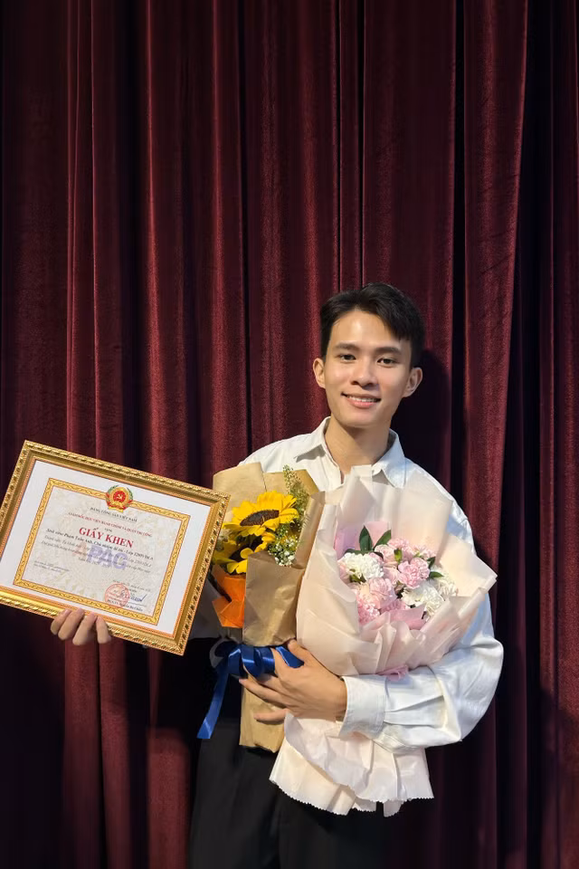 Nam ‘sinh viên 5 tốt’ nỗ lực học tập song hành cùng hoạt động phong trào