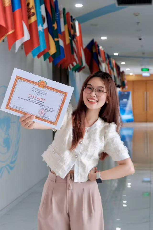 Nữ sinh đảng viên đạt GPA xuất sắc, danh hiệu 'Sinh viên 5 tốt' và hành trình lan tỏa văn hóa Việt Nam 