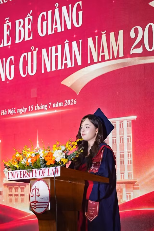 Viết tiếp truyền thống gia đình bằng danh hiệu thủ khoa 