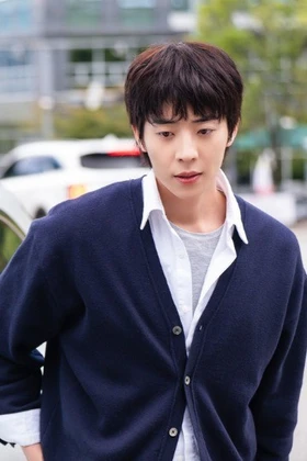 Rating Mùa Rực Rỡ Của Em giảm nhẹ, The Art of Sarah - Shin Hye Sun sắp bị soán ngôi