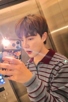 Newyear không "lò vi sóng" Max, mong dân mạng không thích xin đừng xúc phạm