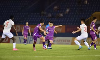 HIGHLIGHTS: Tuyệt phẩm của Ngô Tùng Quốc giúp Becamex TPHCM thắng đẹp Hà Tĩnh 