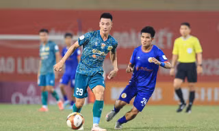 CAND Việt Nam II (áo xanh) vô địch giải Cảnh sát, Công an ASEAN Cup mở rộng 2025 (ảnh V.A)