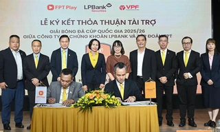 Lễ ký kết giữa Chứng khoán LPBank, Tập đoàn FPT và VPF sáng 9/9. (ảnh Huyền Nguyễn)
