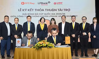 Lễ ký kết giữa Chứng khoán LPBank, Tập đoàn FPT và VPF sáng 9/9. (ảnh Huyền Nguyễn)