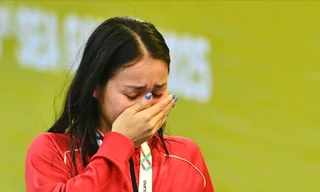 Mỹ Tiên bật khóc sau khi giành HCB SEA Games 33 và bị lãnh đạo Hiệp hội TTDN góp ý.