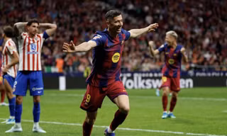 Lewandowski ghi bàn, Barca ngược dòng thắng Atletico Madrid 