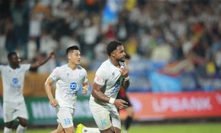 HIGHLIGHTS: Nguyễn Xuân Son ghi bàn, Thép Xanh Nam Định ngược dòng thắng Ninh Bình 